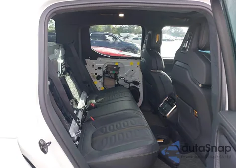 2022 Rivian R1T Adventure из США, поврежденный, VIN 7FCTGAAA1NN015309